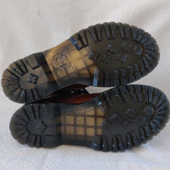 Dr. Martens 1460 8-Eye Serena Boot - Saddle Tan. Size 6 - Picture 14 of 15